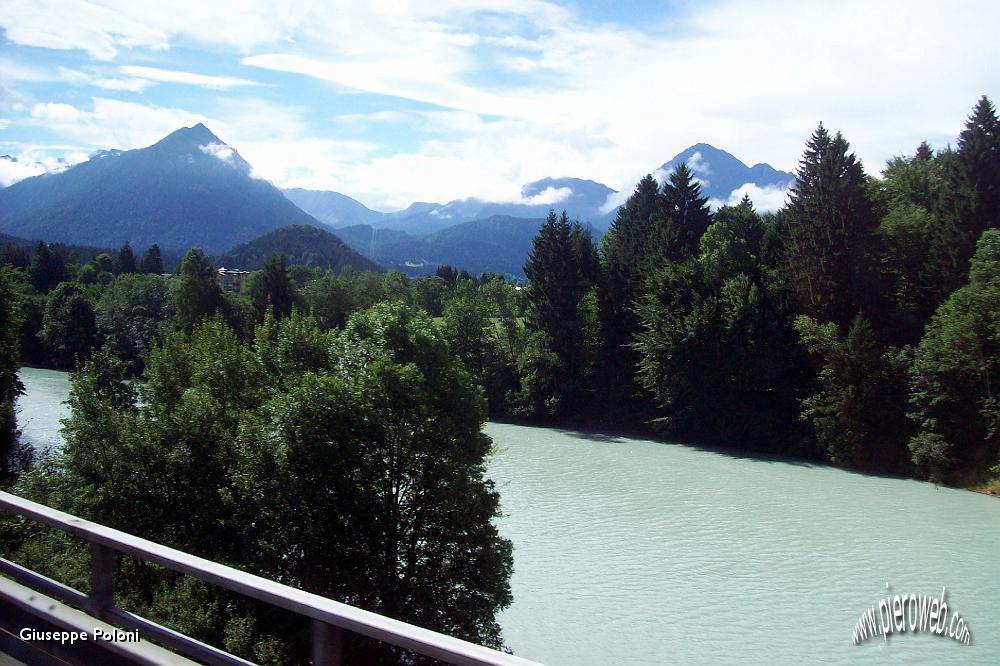 01-  il fiume Inn nei pressi di Innsbruk .jpg